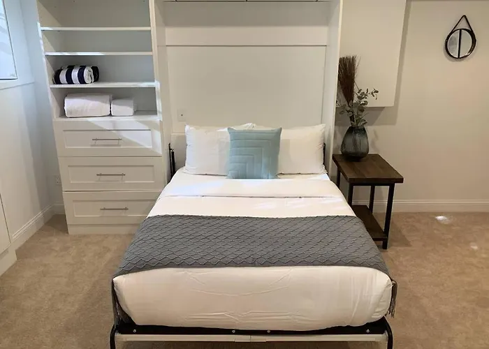Studio Flat In The Heart Of Downtown Chicago